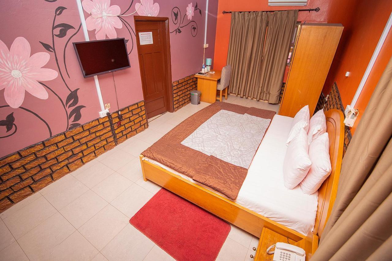Hilton View Hotel Ogbodjo Exterior foto